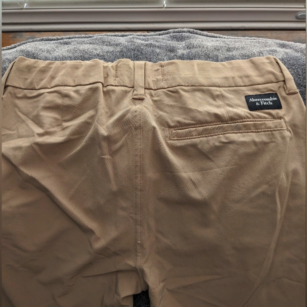 Abercrombie Kids All Day Chino 13/14 NWT